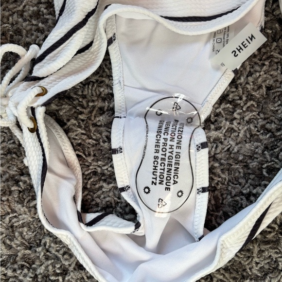 Stylish Striped Bikini Set black and white size  medium - Picture 6 of 7